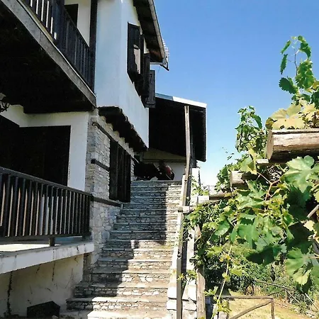 Aris Apartamento Panteleimon